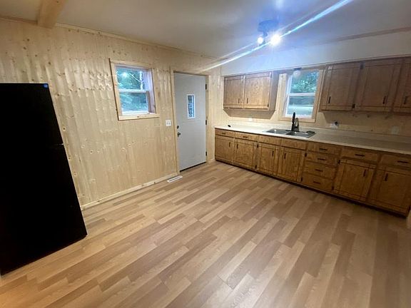 4th image of 846 Oak Dr N