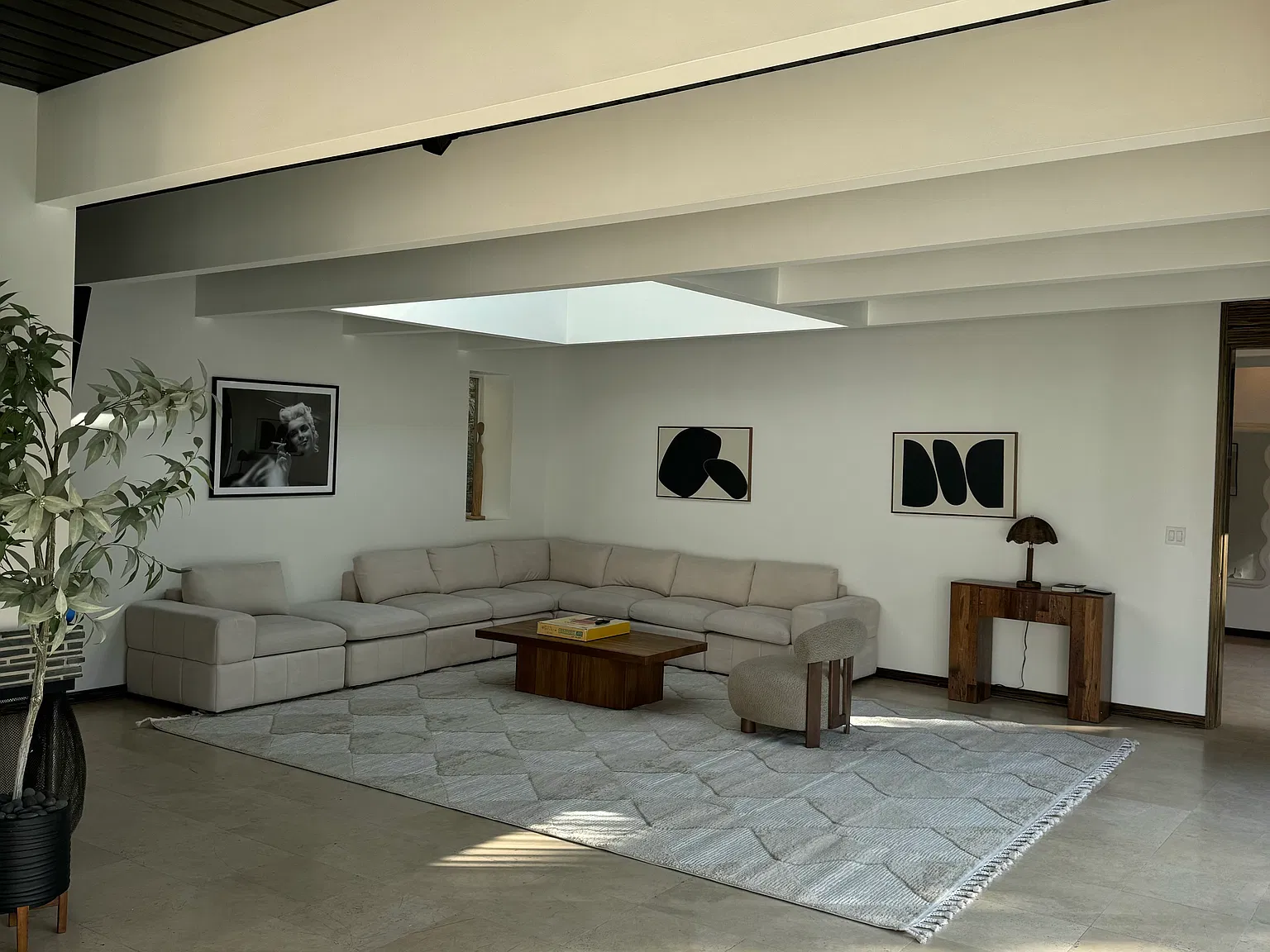 4 bed, 4.5 bath, 4151 sqft, $27,000 — Photo 4