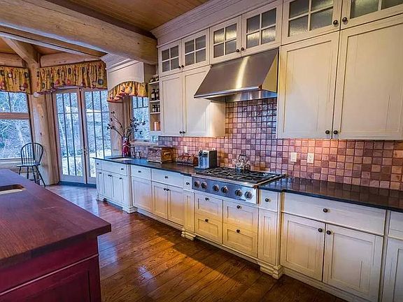 3rd image of 397 Moonhaw Road Shandaken Ny #12494