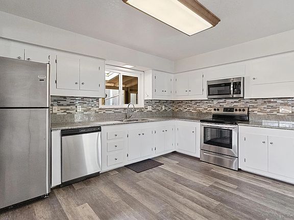 2nd image of 31319 Camino Chico