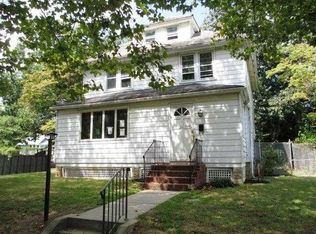 211 9th St, Salem, NJ 08079