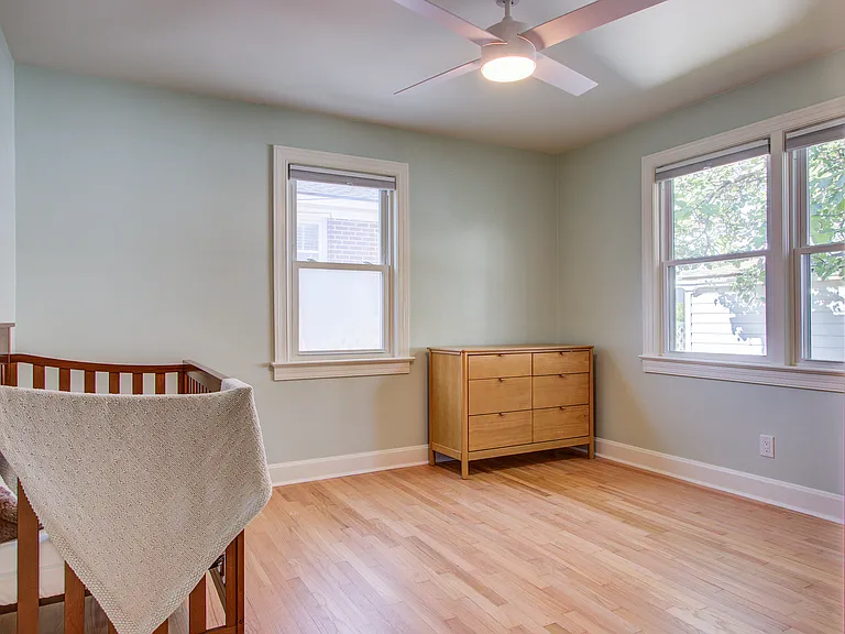 4881 Victoria Ave — Photo 19