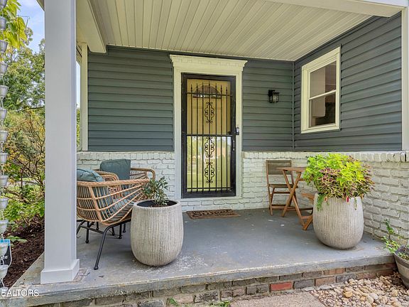4th image of 208 Tobler Ln