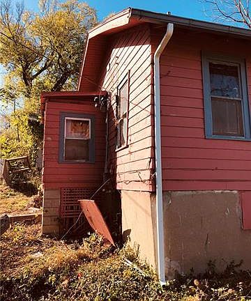 3rd image of 3307 E 52nd St