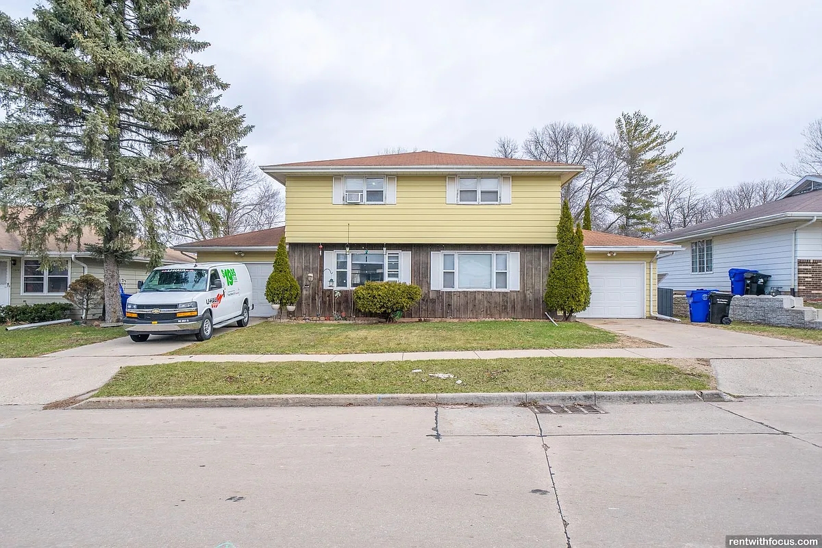 Building Photo - 1500 W. Pershing St, Appleton