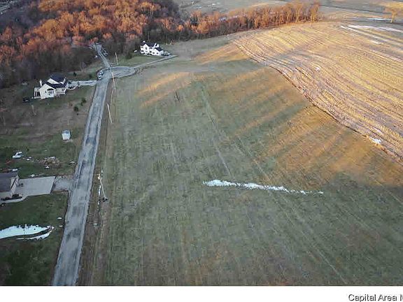 3rd image of 13 E Meadow Creek Ln
