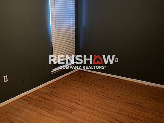 5th image of 640 Safari Dr