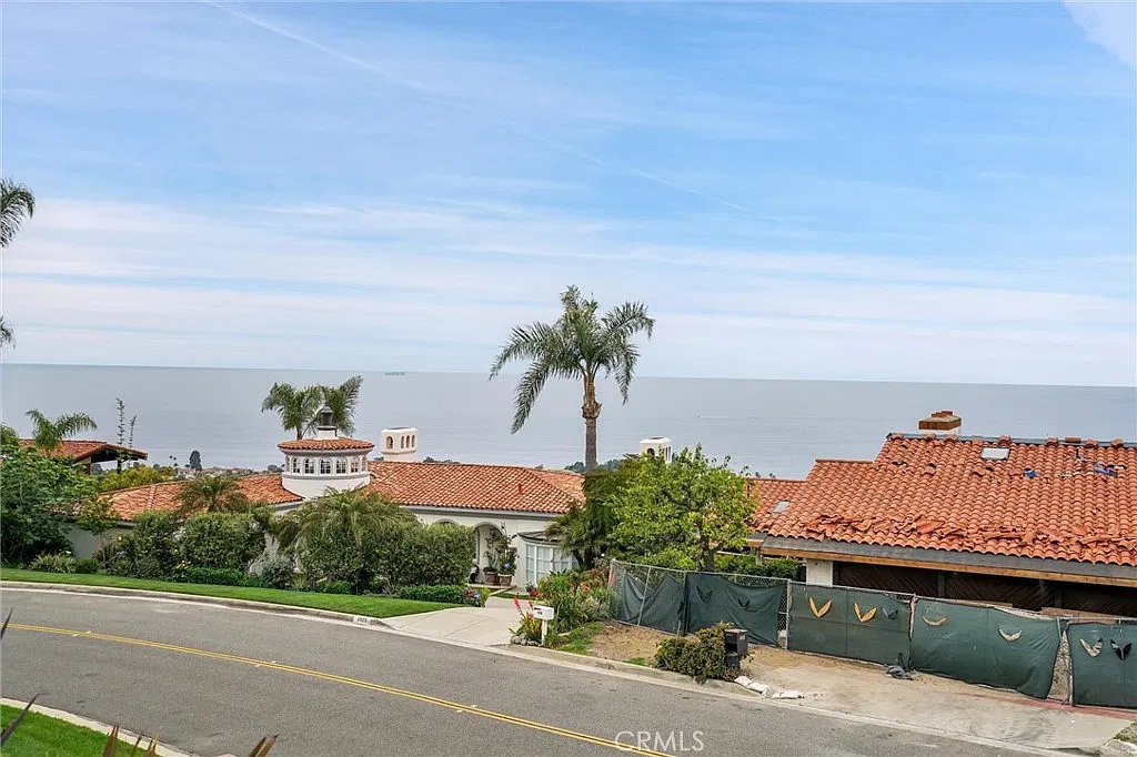 5 bed, 4643 sqft, $12,500 — Photo 1