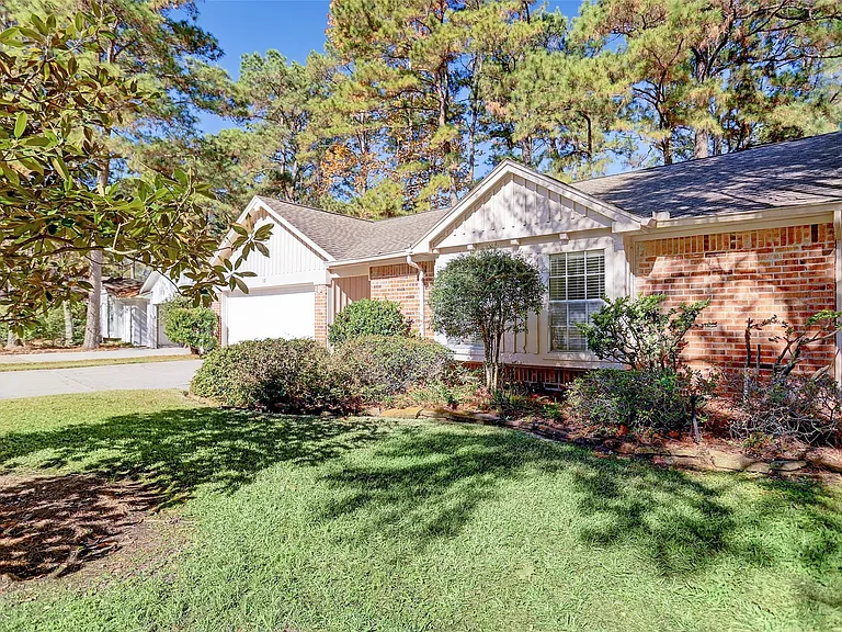 12 Fairmeade Bend Dr — Photo 4