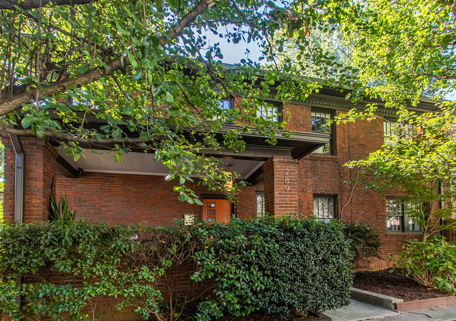Spacious 2/1 Unit w/ Porch & Deck in the Heart of Midtown| Min. from Piedmont Park & ATL BeltLine! — Photo 3