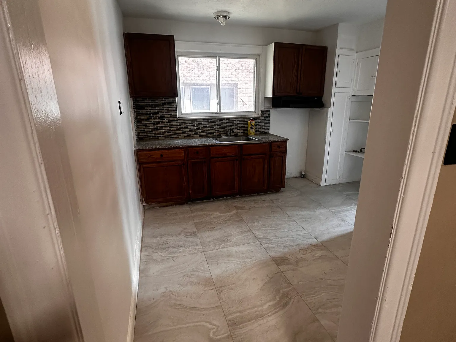 2 bed, 1099 sqft, $1,350 — Photo 4