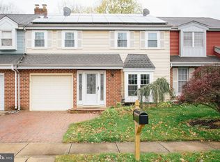 209 Carleton Ln, Mount Laurel, NJ 08054