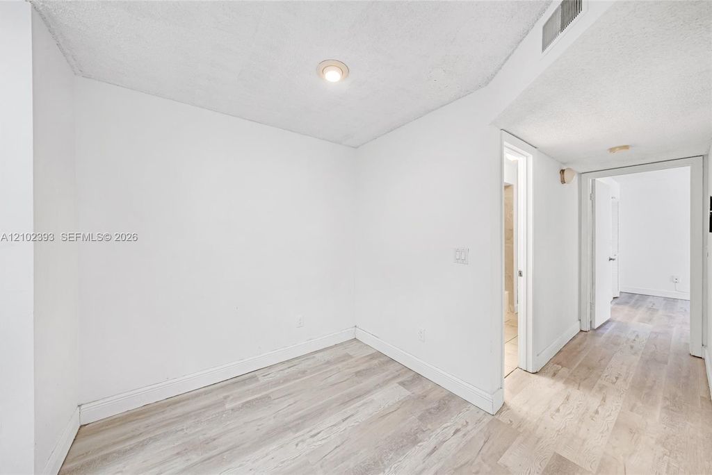 1263 SW 46th Ave APT 2105, photo 2