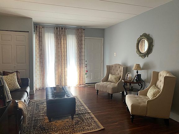 4th image of 7733 Oxford Ave #A