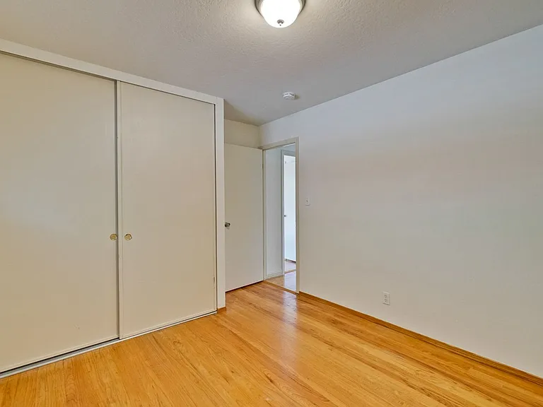 1109 White Cliff Dr — Photo 43