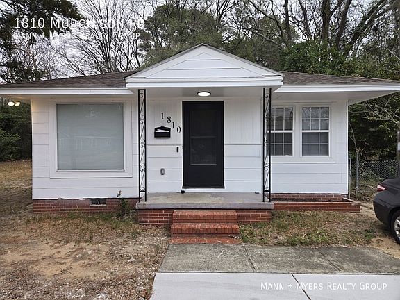 4th image of 1810 Murchison Rd