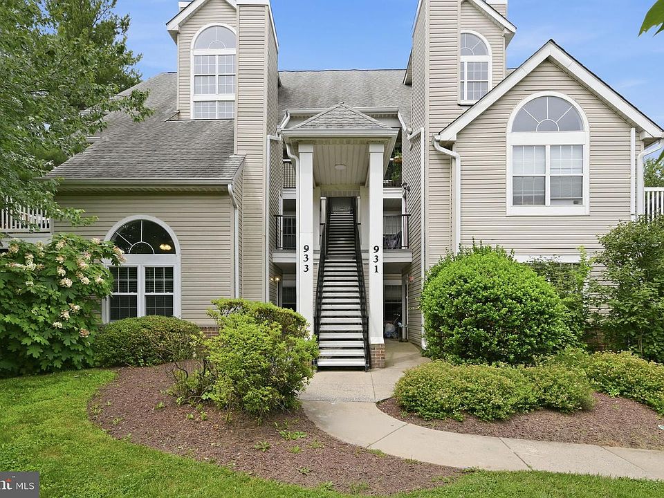1st image of 933 Hillside Lake Ter APT 110