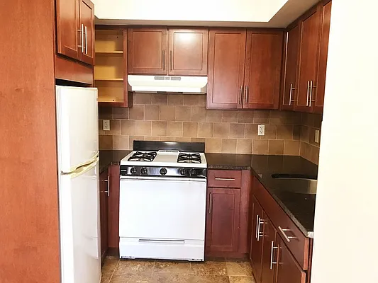 Rented by NY Space Finders Inc. | media 10