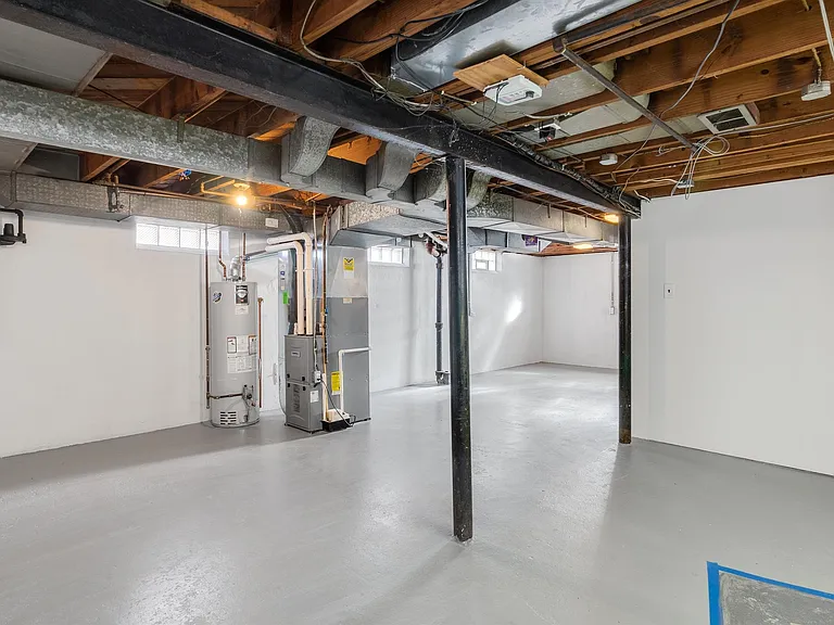 357 Emmons Blvd — Photo 24