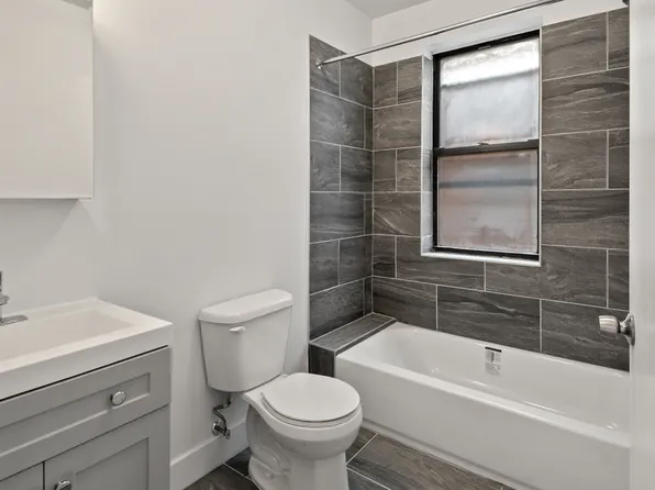 1845 Andrews Avenue South image 17 of 20