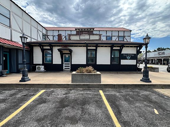 5th image of 183 NW Washington Ave