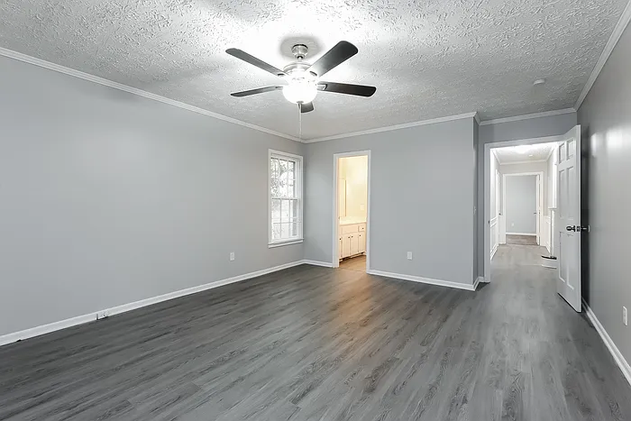 200 E Shefford St — Photo 12