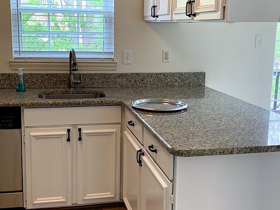 5th image of 2720 Manorhaven Ct