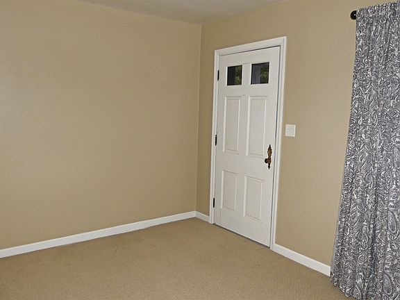 3rd image of 417 Stanley Ave