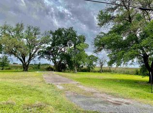 885 Sudduth Dr, Bridge City, TX 77611
