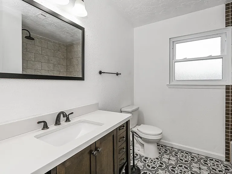 7923 Dawnridge Dr — Photo 13