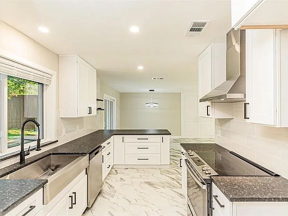5th image of 4112 Barnsley Ct