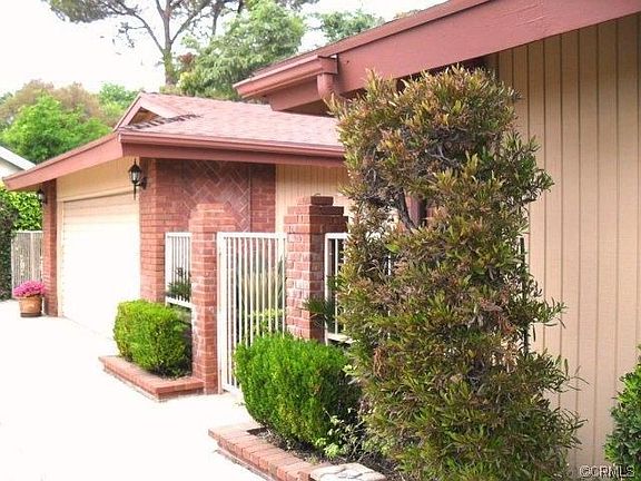 5th image of 333 E Clearhaven Dr