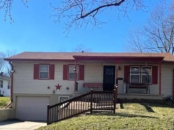 610 N 3rd St, Savannah, MO 64485