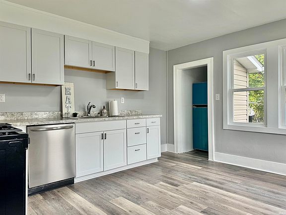 4th image of 2817 Horne Ct