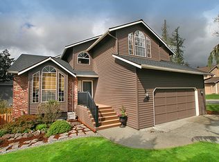 1013 221st Ave NE, Sammamish, WA 98074