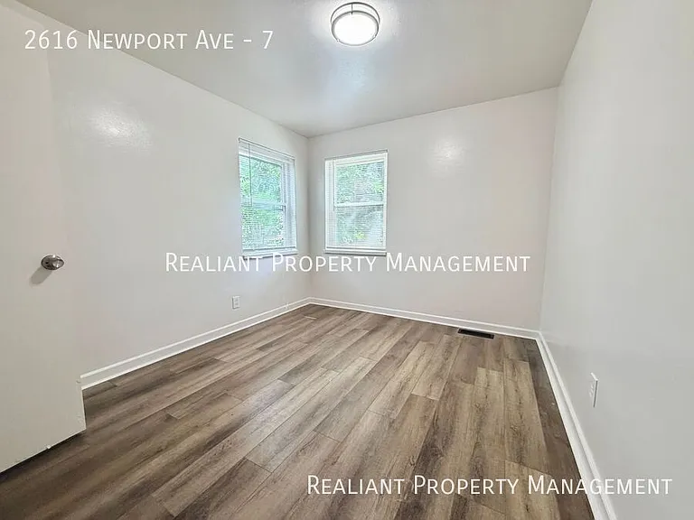 2616 Newport Ave #7 — Photo 8