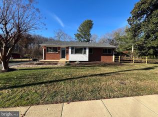 401 Moorefield Rd SW, Vienna, VA 22180