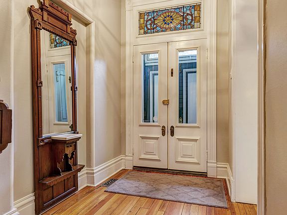 3rd image of 2330 Albion Pl