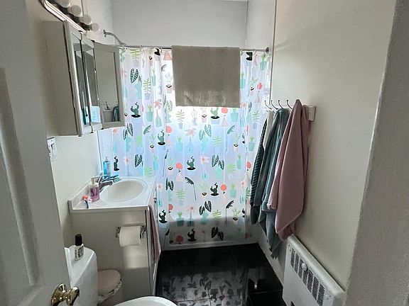 5th image of 110 Longwood Ave #10