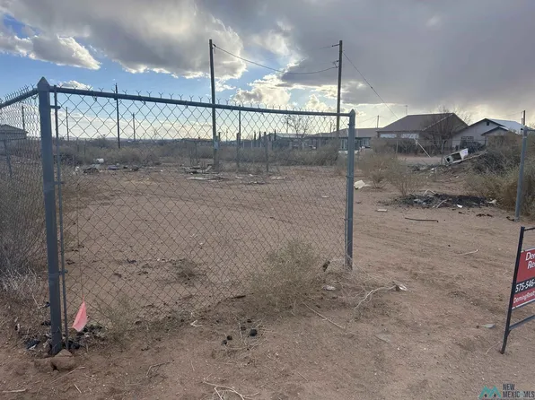 618 E Hellburg Ave, Columbus, NM 88029
