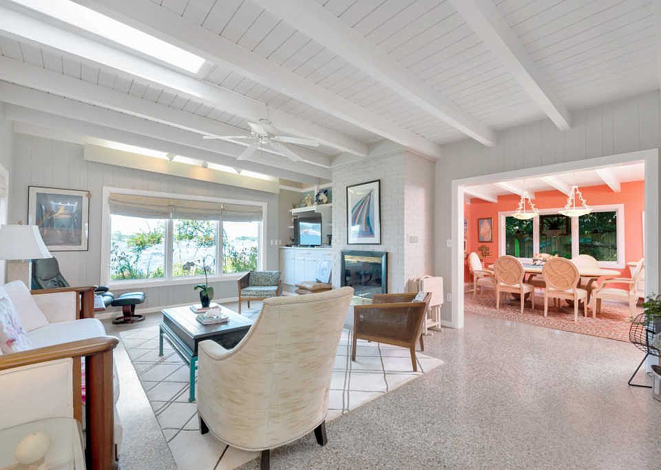 1st image of 623 Pelican Dr