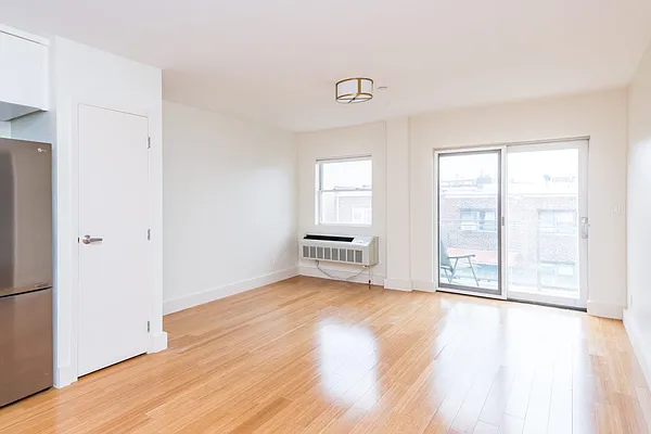 Rented by Modern Spaces | media 16