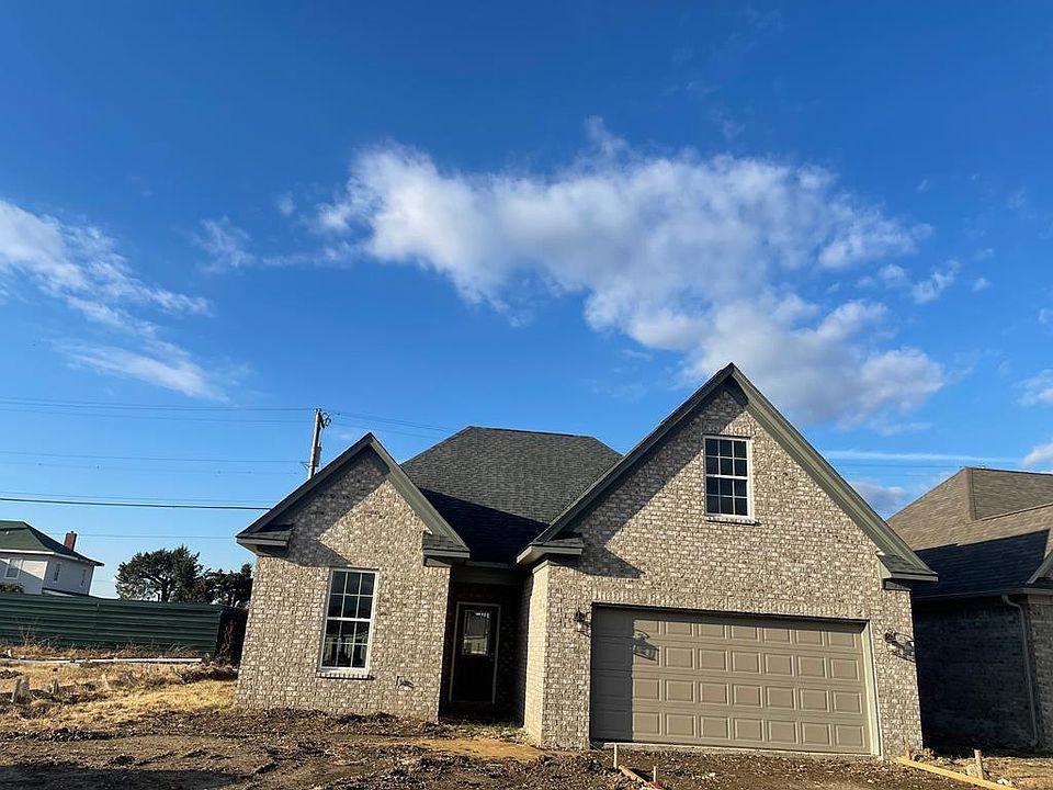 2nd image of 705 N Arrington Dr