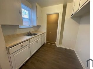 9255 Heyden St, Detroit, MI 48228