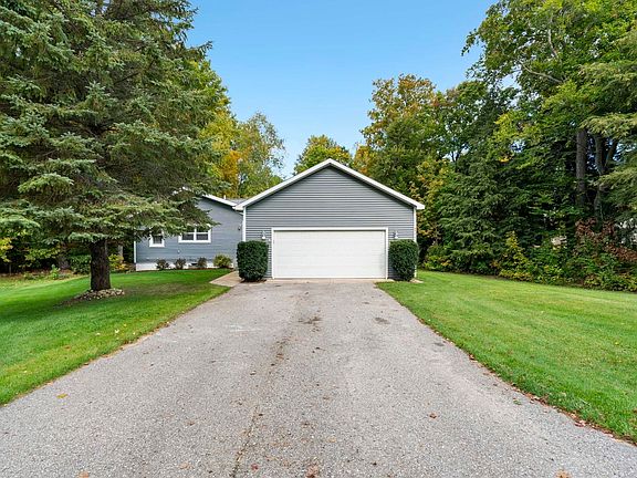 3rd image of 711 Brakel Point Dr