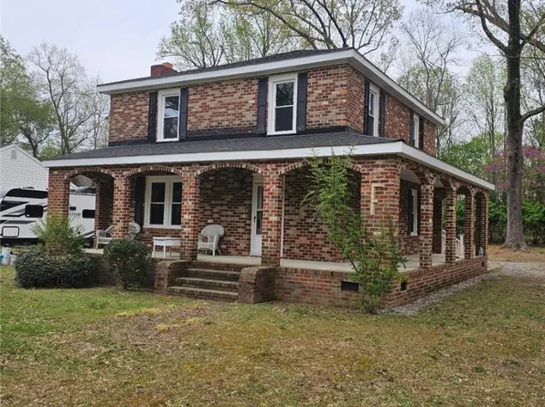 2501 Bermuda Ave, Chester, VA 23836