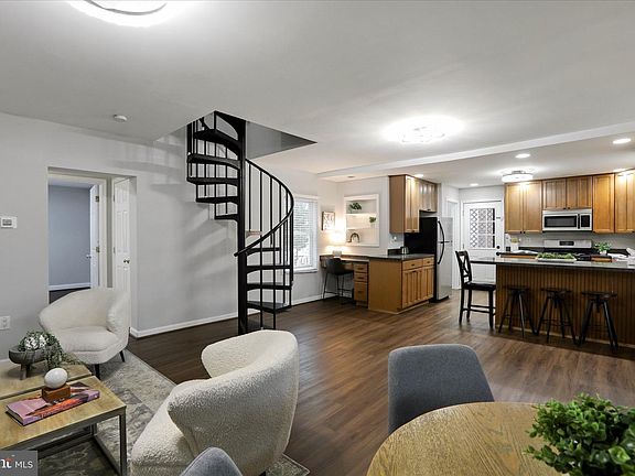 3rd image of 107 Ferndale Ave