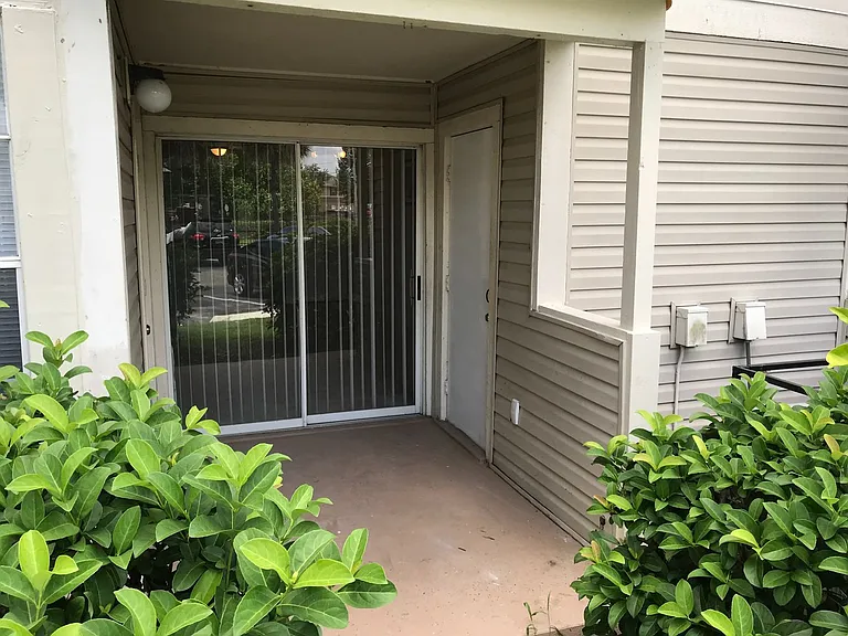 1916 Lake Atriums Cir #28 — Photo 9