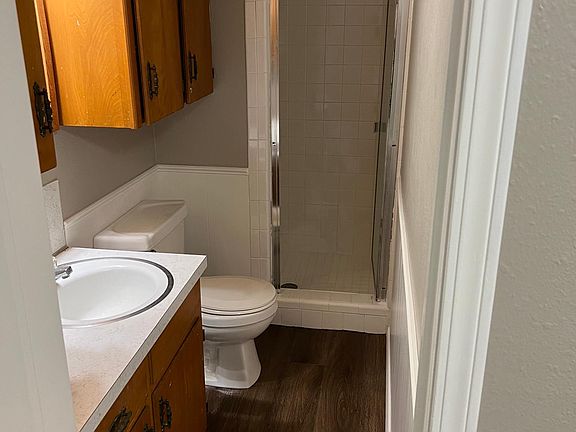 4th image of 224 1/2 W Maple Ave #6