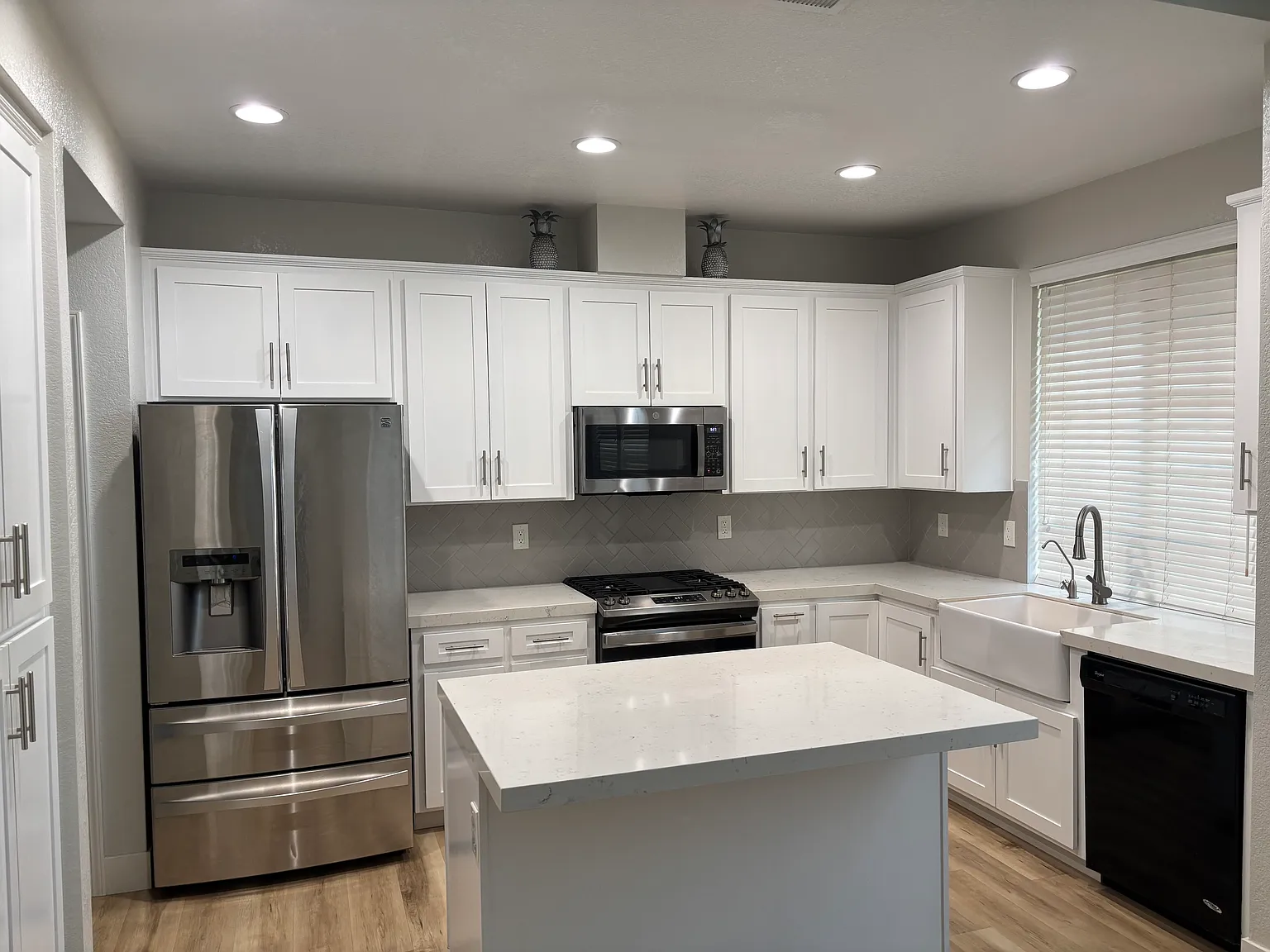 4 bed, 1698 sqft, $3,200 — Photo 3